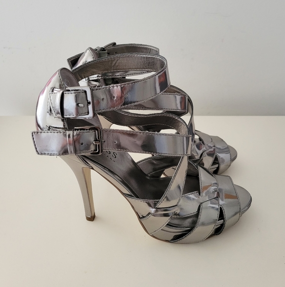 Silver Guess heels. Size 5 - Picture 2 of 5